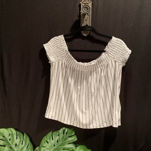 Soft and sexy American Eagle off the shoulder t